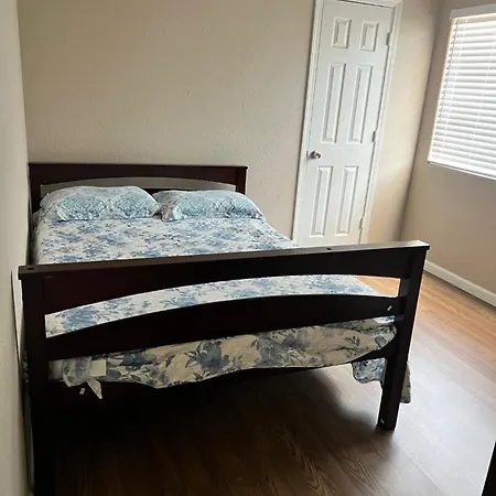 Serene 2Bed 1Bath Condo With Parking Fresno Exterior photo