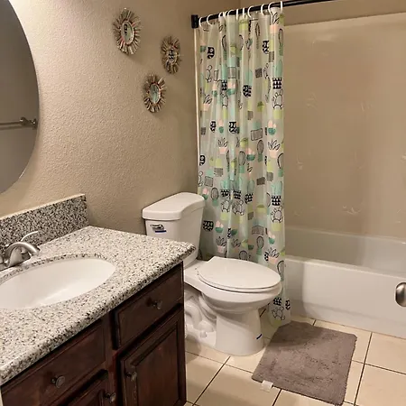 Serene 2Bed 1Bath Condo With Parking Fresno Exterior photo