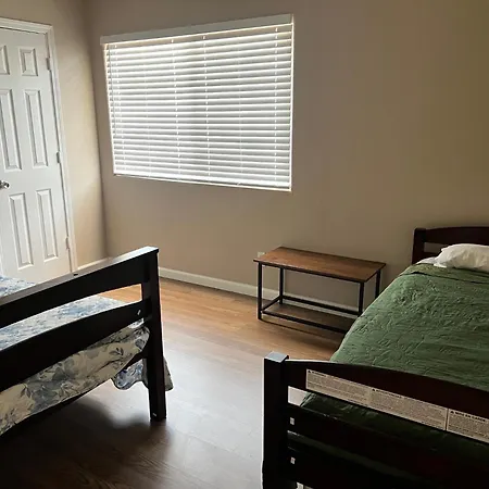 Serene 2Bed 1Bath Condo With Parking Fresno Exterior photo