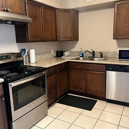 Serene 2Bed 1Bath Condo With Parking Fresno Exterior photo