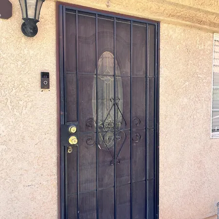Serene 2Bed 1Bath Condo With Parking Fresno Exterior photo