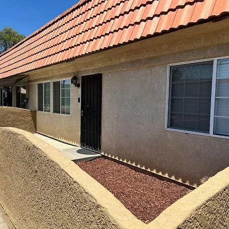 Serene 2Bed 1Bath Condo With Parking Fresno Exterior photo