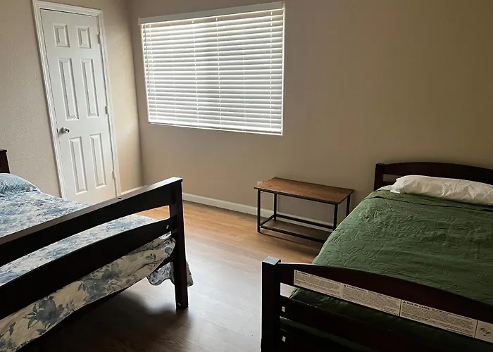 Serene 2Bed 1Bath Condo With Parking