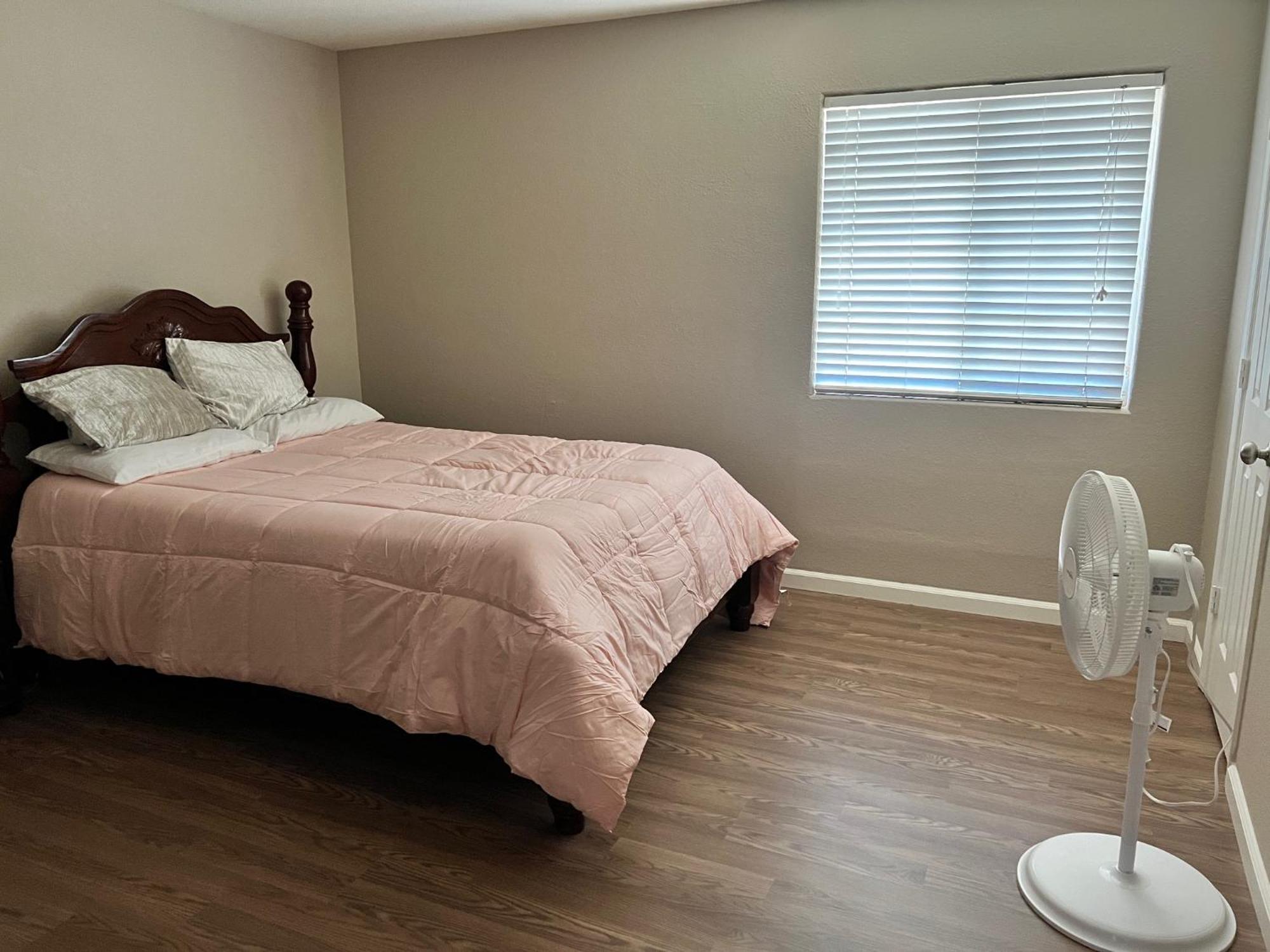 Serene 2bed 1bath With Parking Apartment *