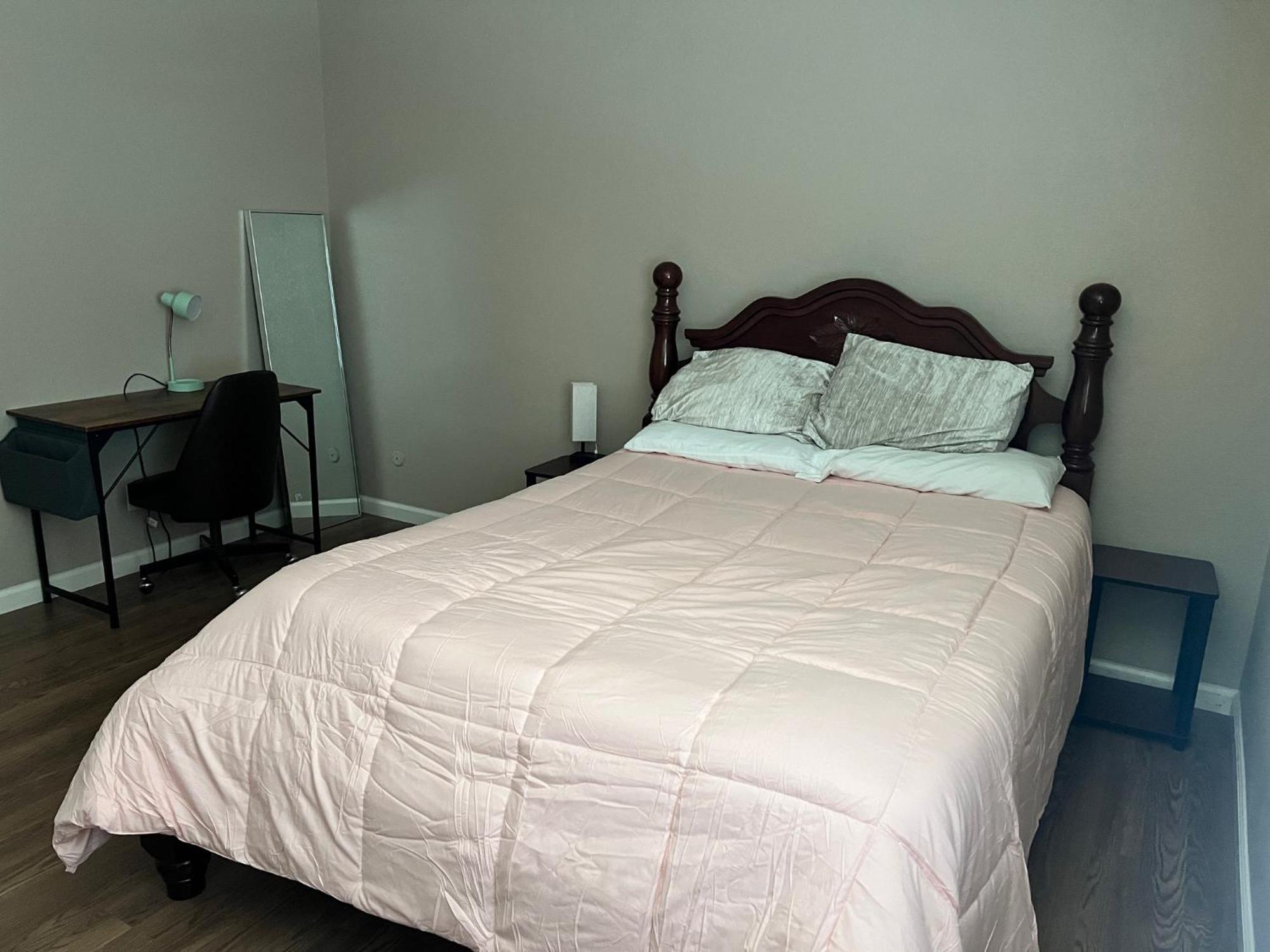 Serene 2bed 1bath With Parking * Fresno